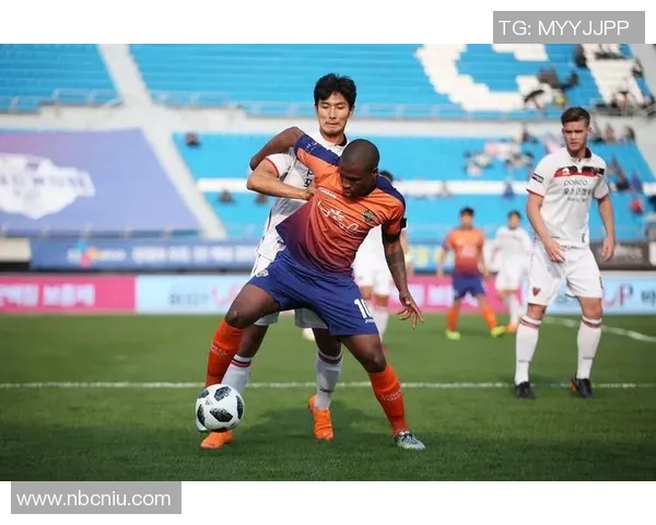 蔚山现代与江源的激烈对决揭示韩国足球新格局的精彩瞬间